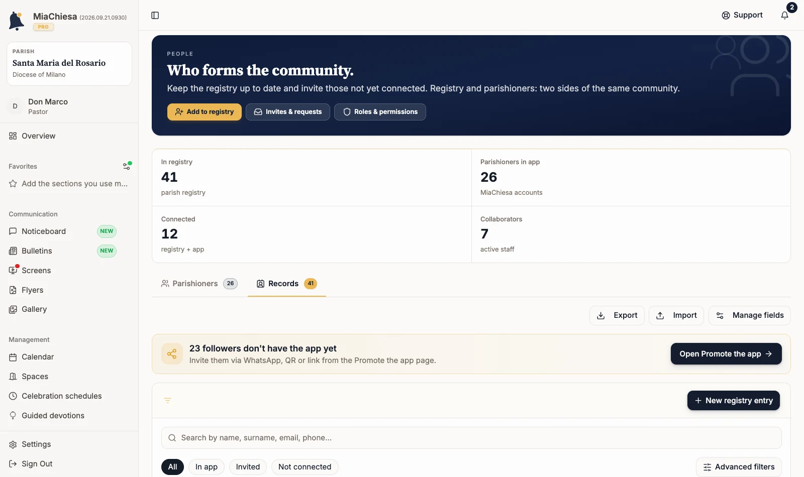 Records tab with the Manage fields command